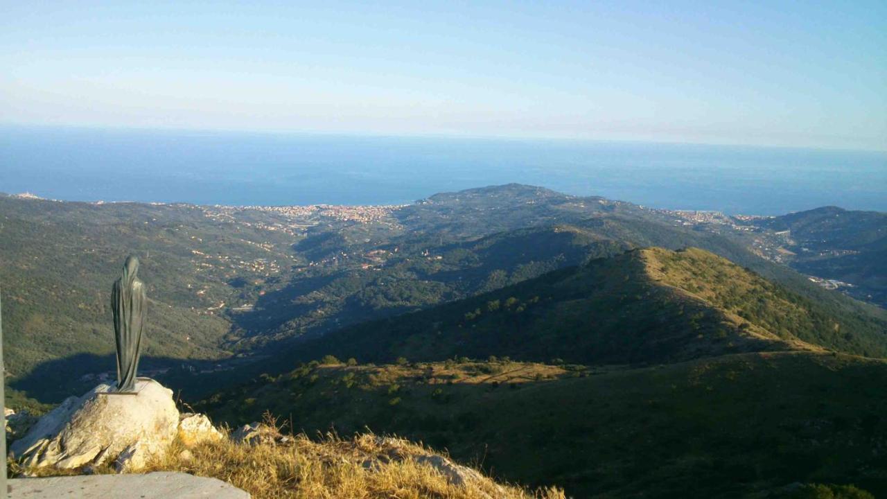 Un Posto Al Sole Villa Diano San Pietro Exterior photo
